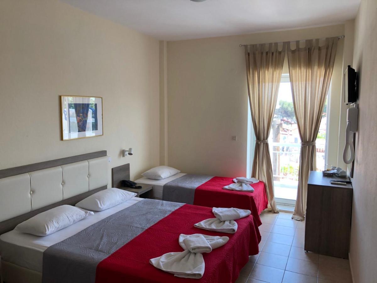Simotel Ermis Hanioti Exterior foto