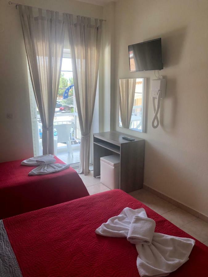 Simotel Ermis Hanioti Exterior foto